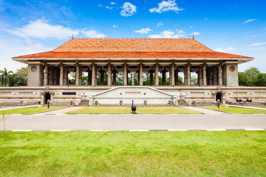 My Holiday Ticket Colombo Exterior photo